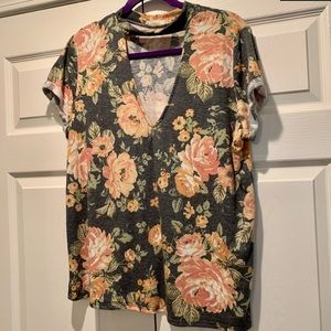 Mind Code Floral Cutout V-Neck Shortsleeve Shirt